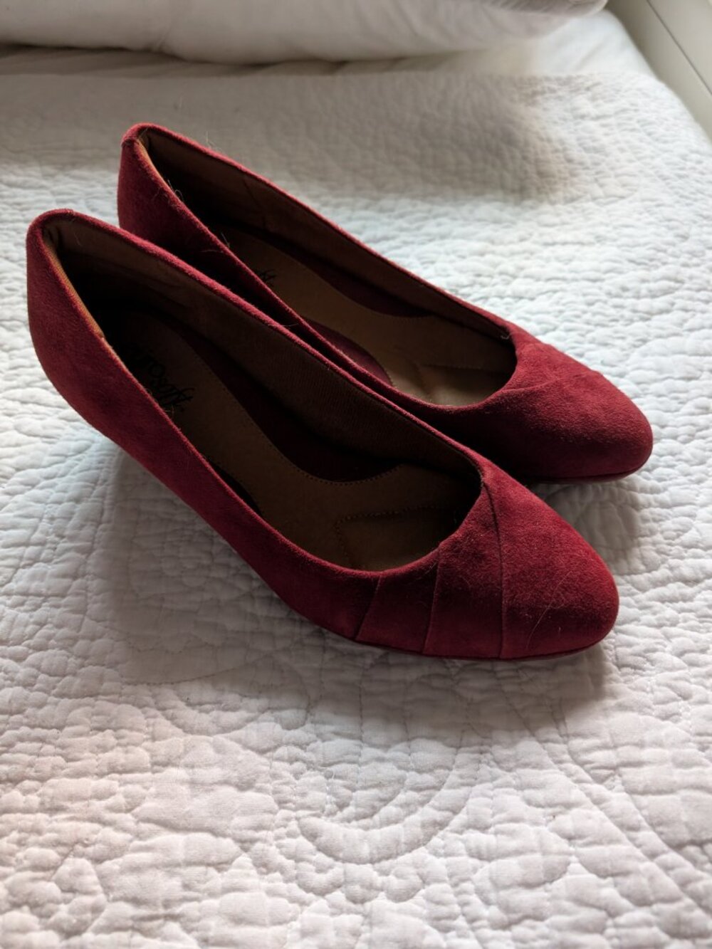 Eurosoft Maroon Shoes, Suede, 8.5 Medium, NWOT